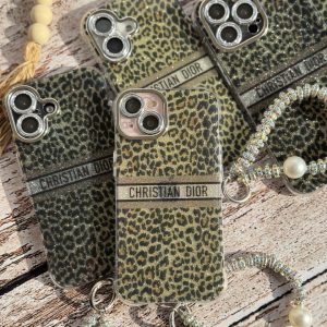 قاب پلنگی کریستین دیور با آویز (کدC1957)